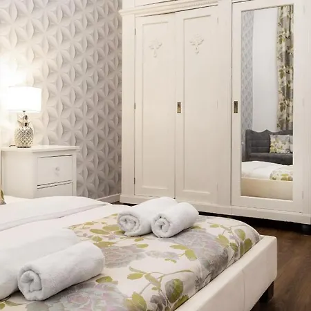 Househost Apartment: Boguslawskiego Street * Krakau