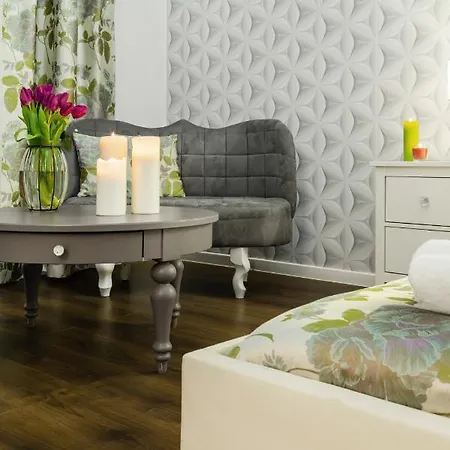 Lägenhet Househost Apartment: Boguslawskiego Street