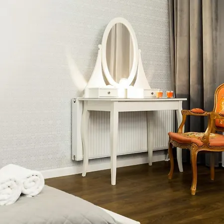 Househost Apartment: Boguslawskiego Street Lägenhet *