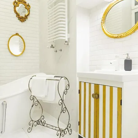 Househost Apartment: Boguslawskiego Street *