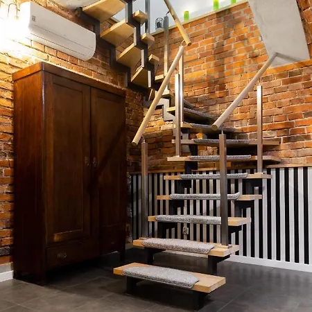 Househost Apartment: Boguslawskiego Street Lägenhet *