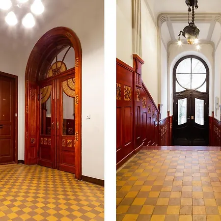 Lägenhet Househost Apartment: Boguslawskiego Street