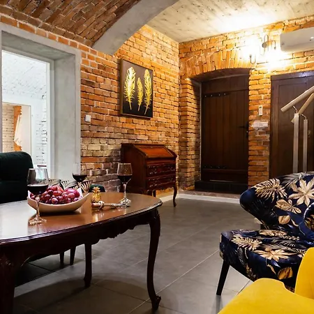 Househost Apartment: Boguslawskiego Street Lägenhet