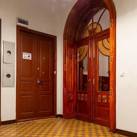 Househost Apartment: Boguslawskiego Street Lägenhet